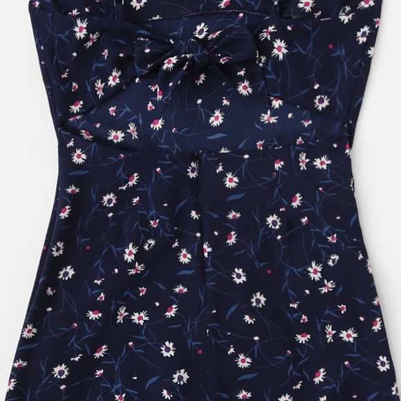 🏆⭐️🆕Navy floral bow front wrap hem dress - Picture 4 of 7